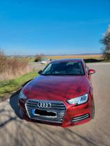 Audi A4 40 TFSI S tronic -2.0 - Audi A4 mit Benzin-Antrieb: Limousine, 2.4