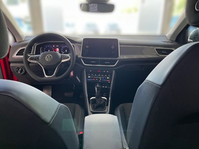 Fahrzeugabbildung Volkswagen T-Roc 1.5 TSI DSG STYLE GJR AHK NAVI IQ.DRIVE
