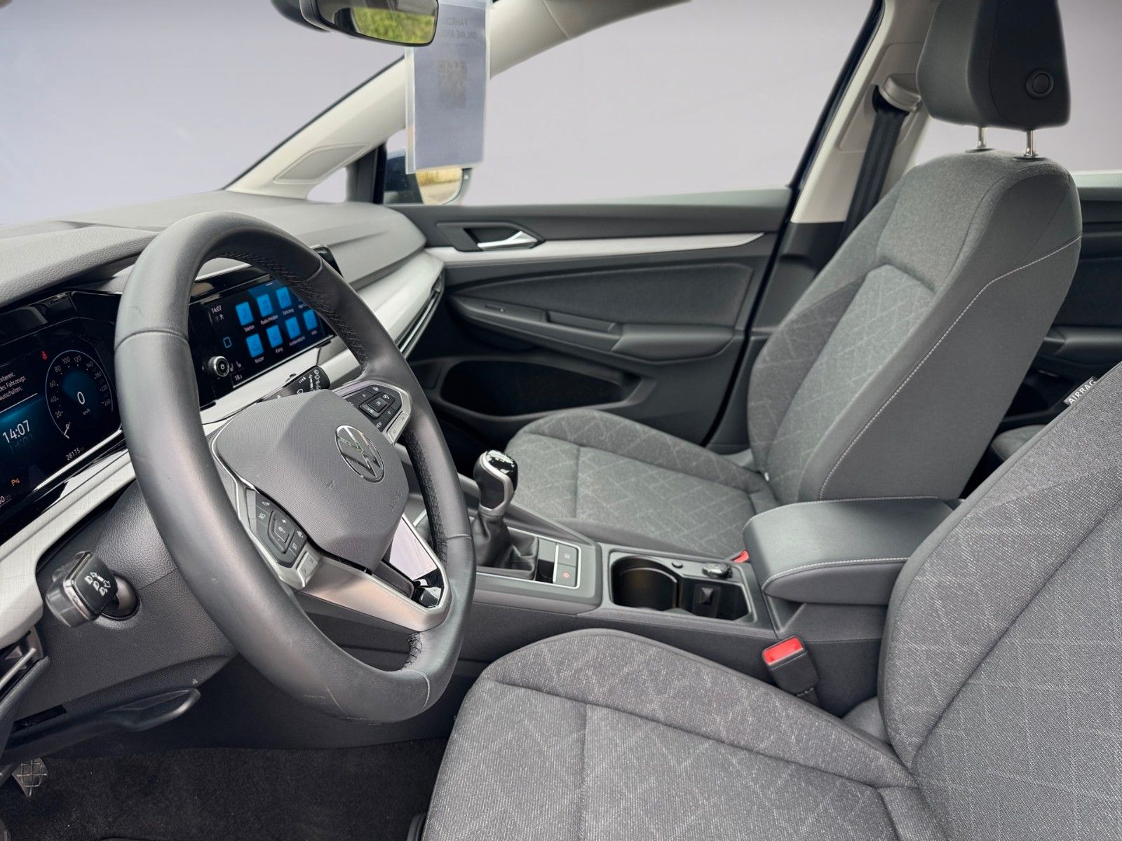 Fahrzeugabbildung Volkswagen Golf VIII Lim. Life 1.5 TSI