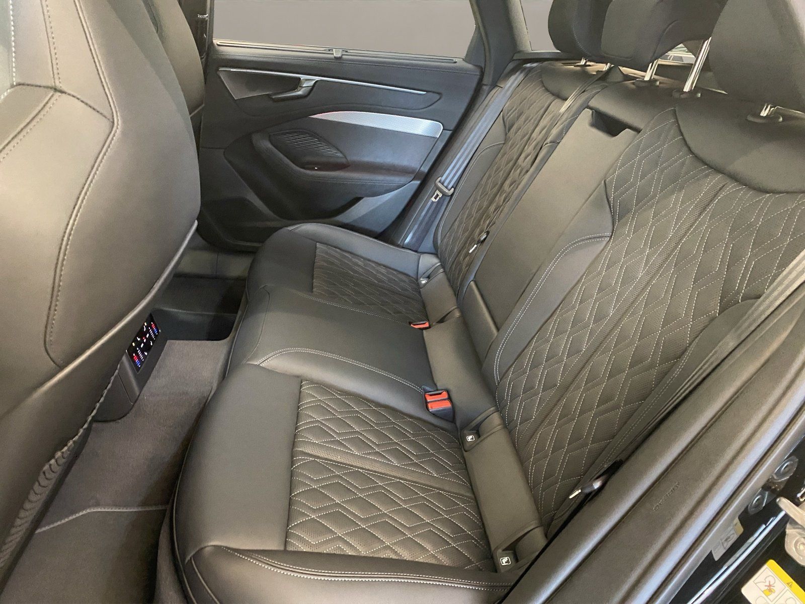 Audi A6 - Bild 15
