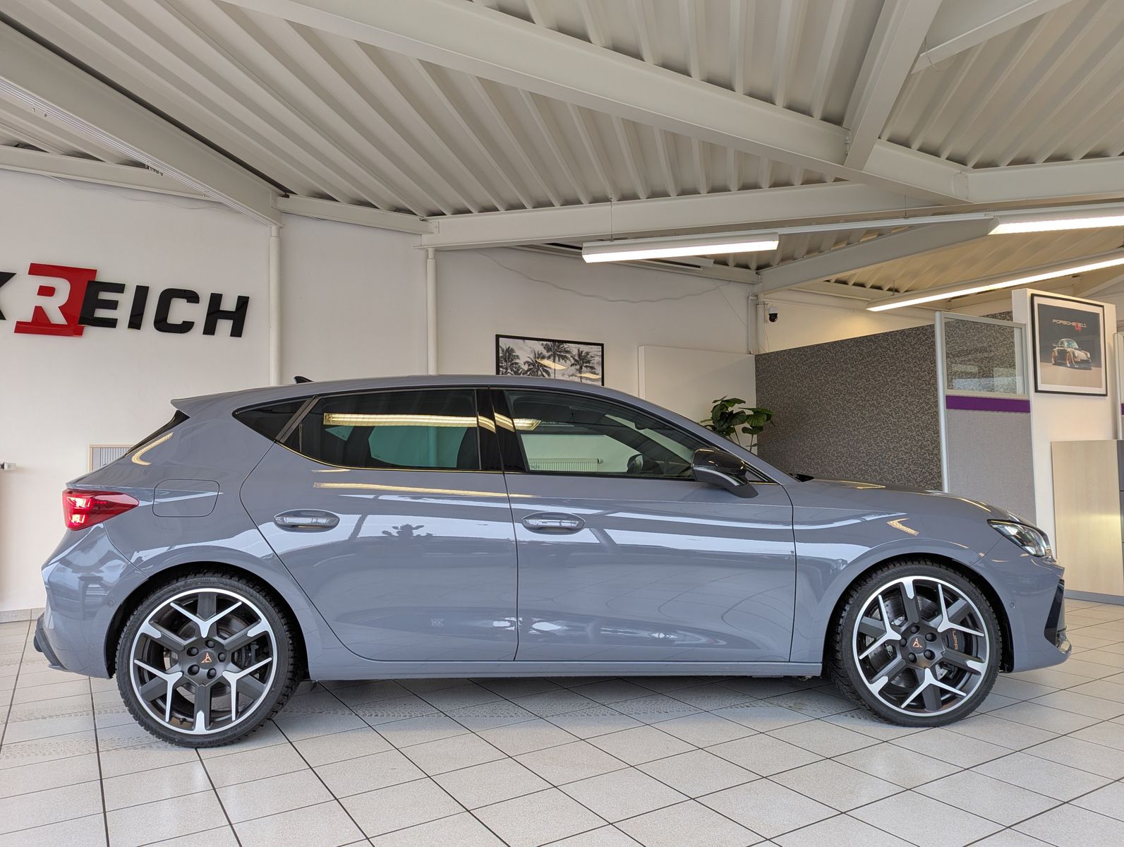 CUPRA Leon 2.0TSI VZ Matrix Pano Sennheiser Kamera 19" - Image 8