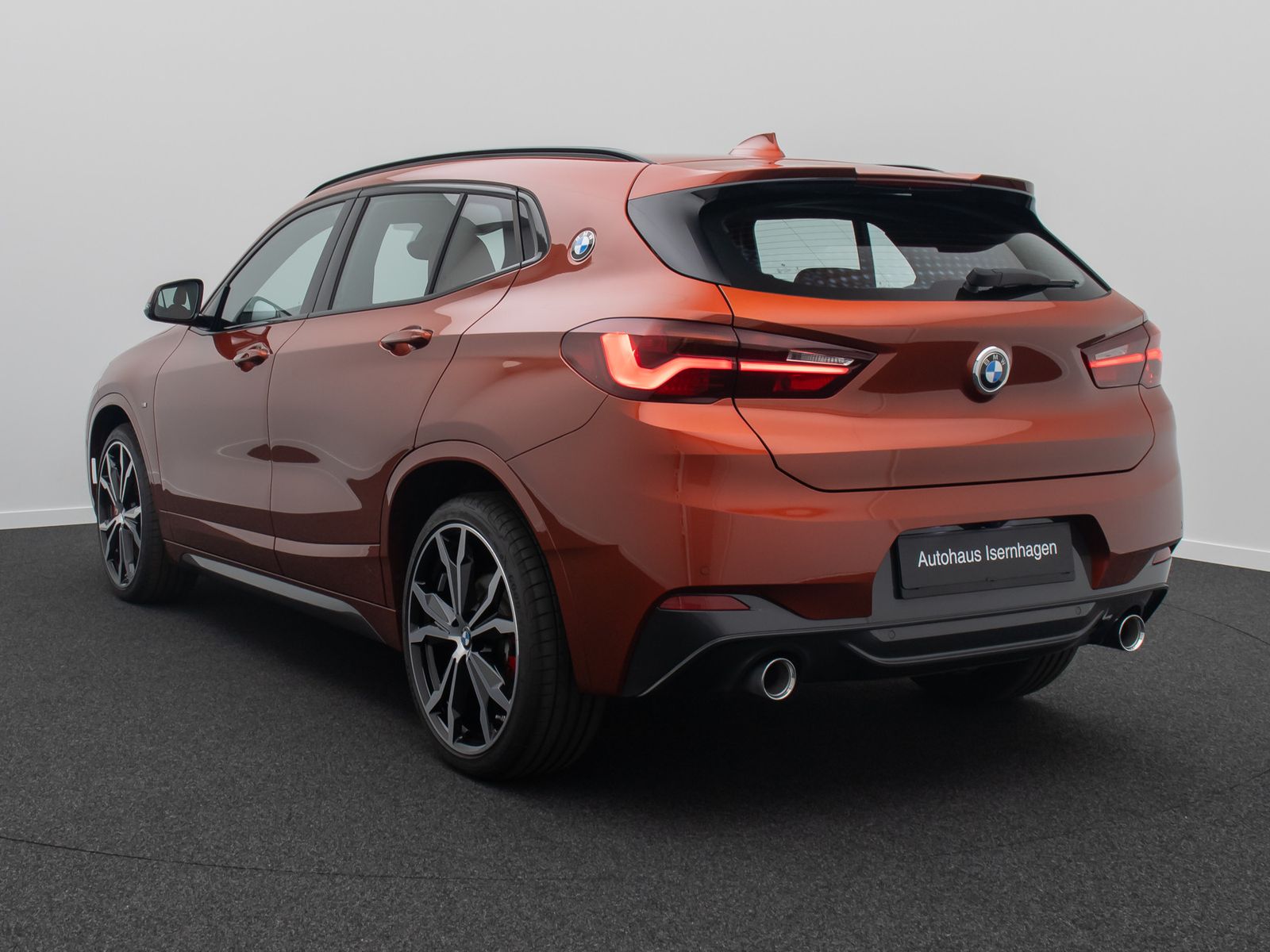 Fahrzeugabbildung BMW X2 xD25d M Sport Panoram Kamera HUD DAB HiFi 20"