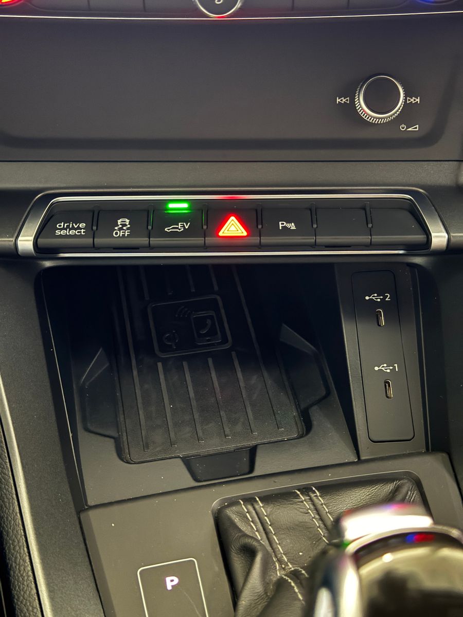 Fahrzeugabbildung Audi Q3 45 TFSI e S-TRONIC S-LINE ACC VIRTUAL LED KAM