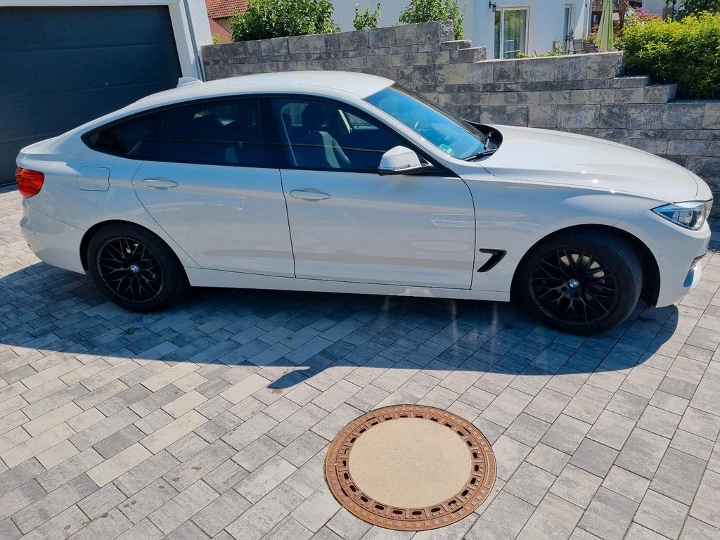Image of BMW 320 Gran Turismo