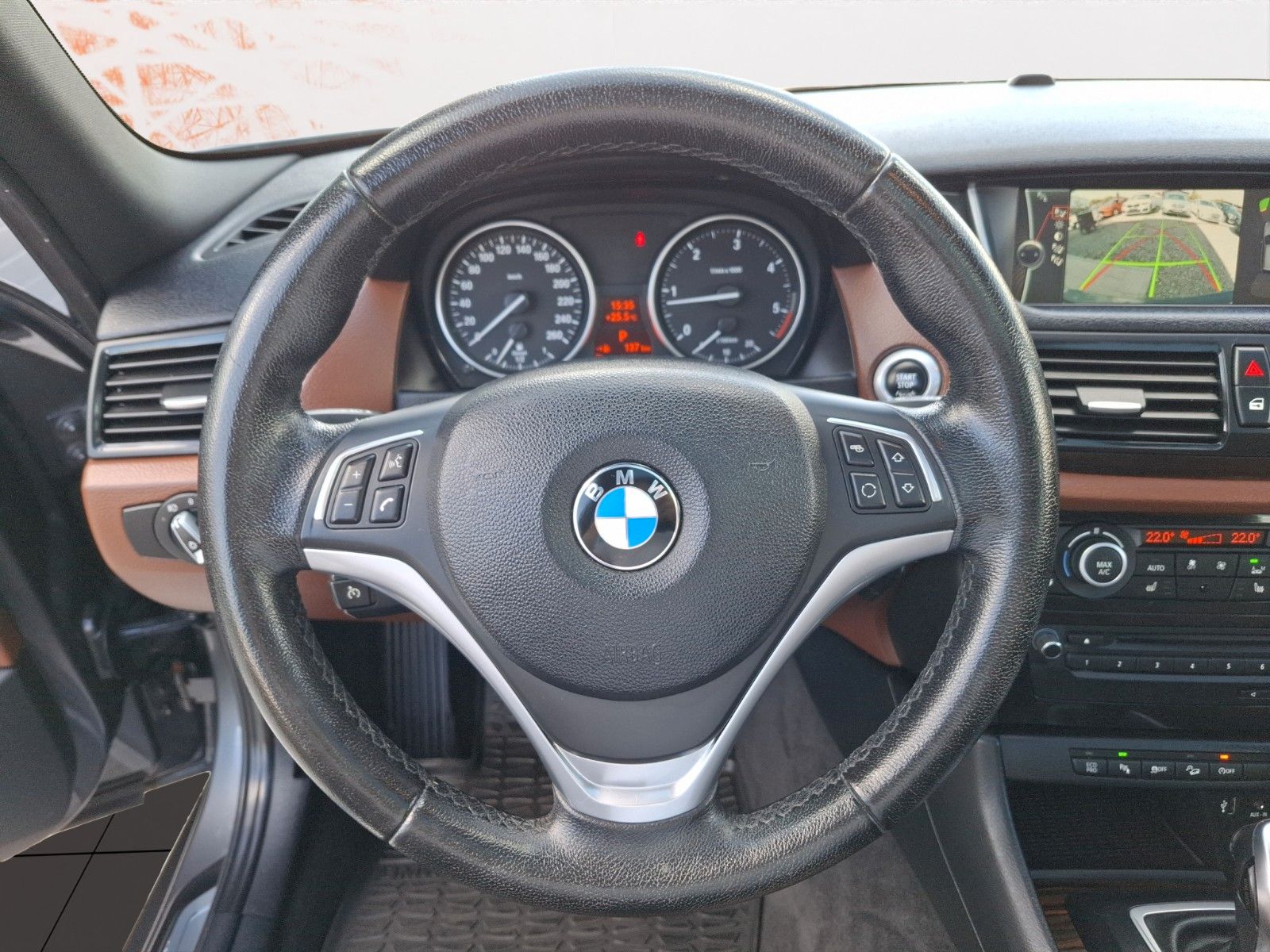 Fahrzeugabbildung BMW X1 xDrive 20 d ! LEDER ! NAVI ! KAMERA ! PANO !