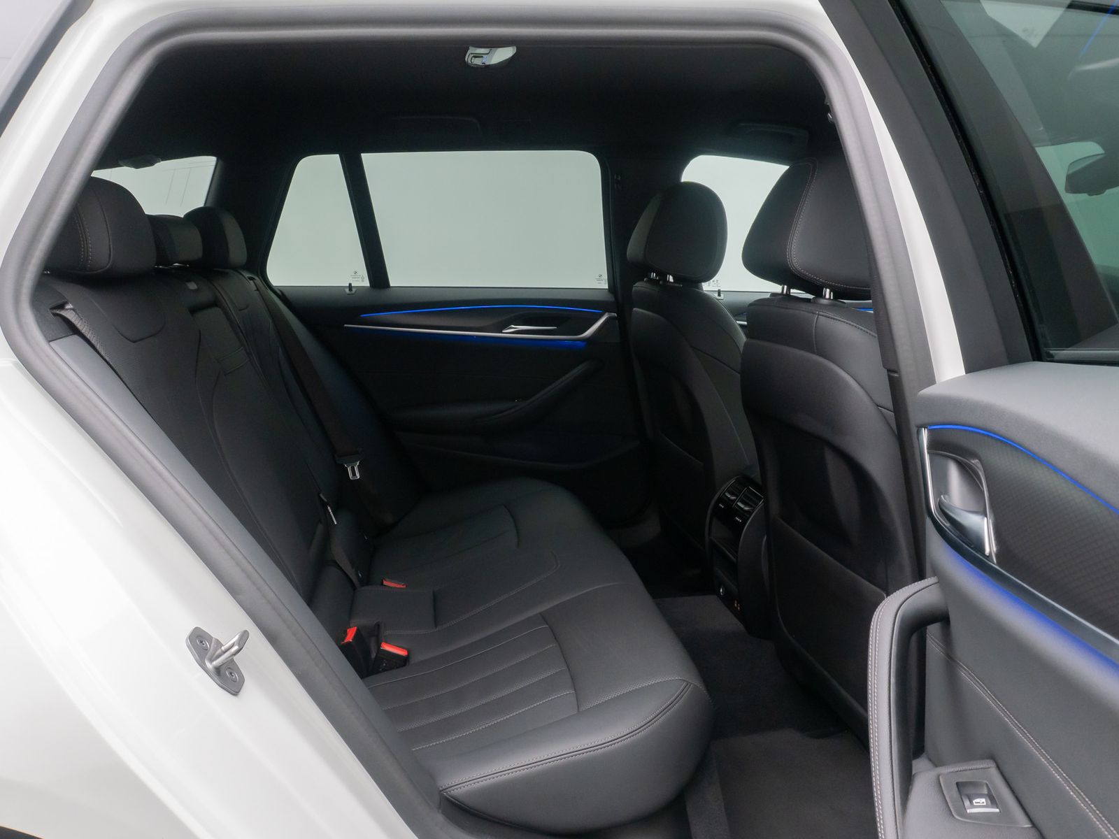 Fahrzeugabbildung BMW 520d M Sport DAB Alarm PDC Geschwindigreg Leder