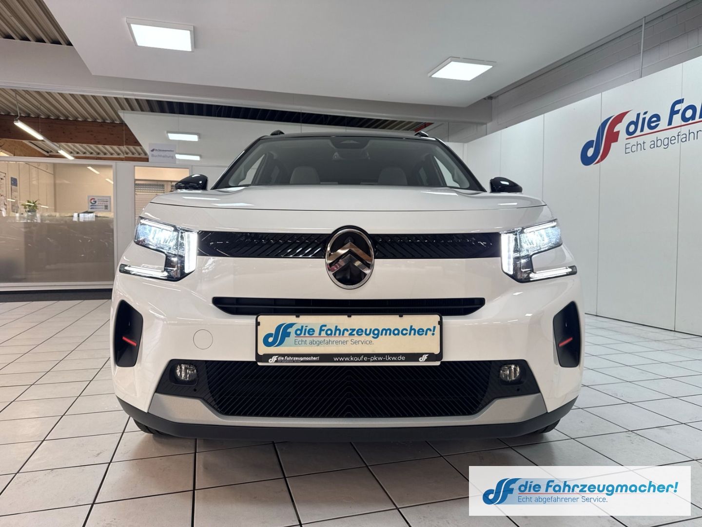 Fahrzeugabbildung Citroën C3 E 113 MAX HUD Navi Soundsystem LED Apple CarP
