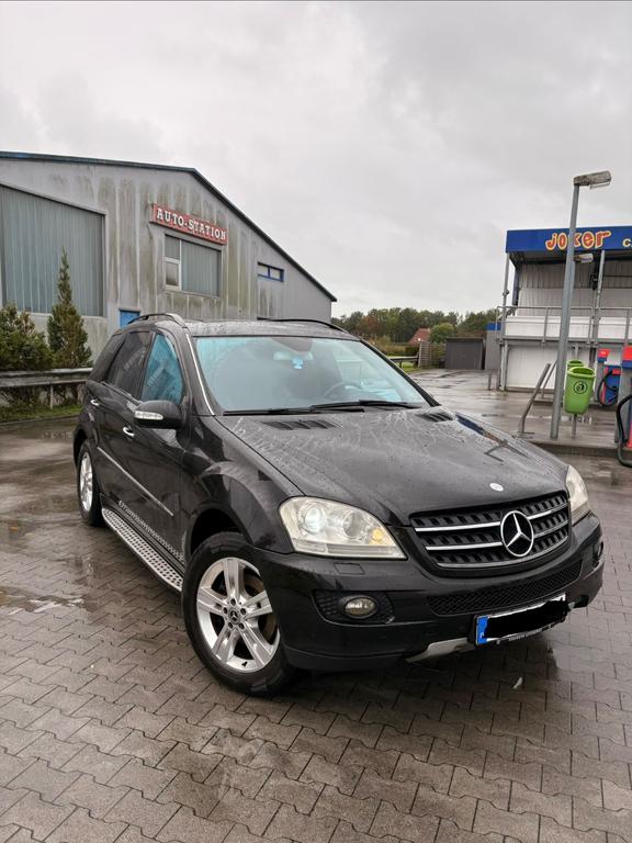 Mercedes-Benz ML 320