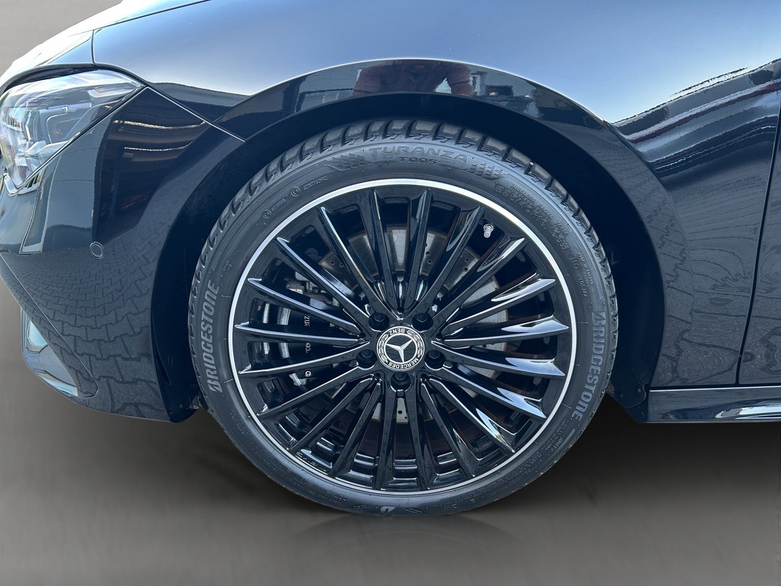 Fahrzeugabbildung Mercedes-Benz CLA 250 AMG Prem+ DISTRO LederPkt Night 19" Pano