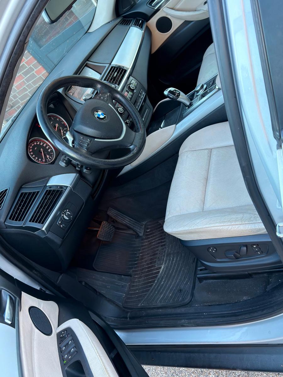 BMW X6 - XDRIVE35I -  306 CV - BVA - VOLANT EN CUIR