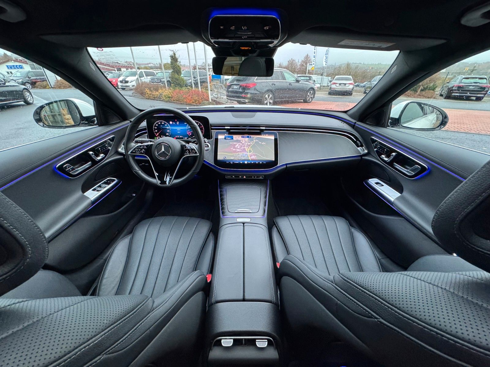 Fahrzeugabbildung Mercedes-Benz E 450 4M Avantgarde+Pano+DistrPro+Digital+360