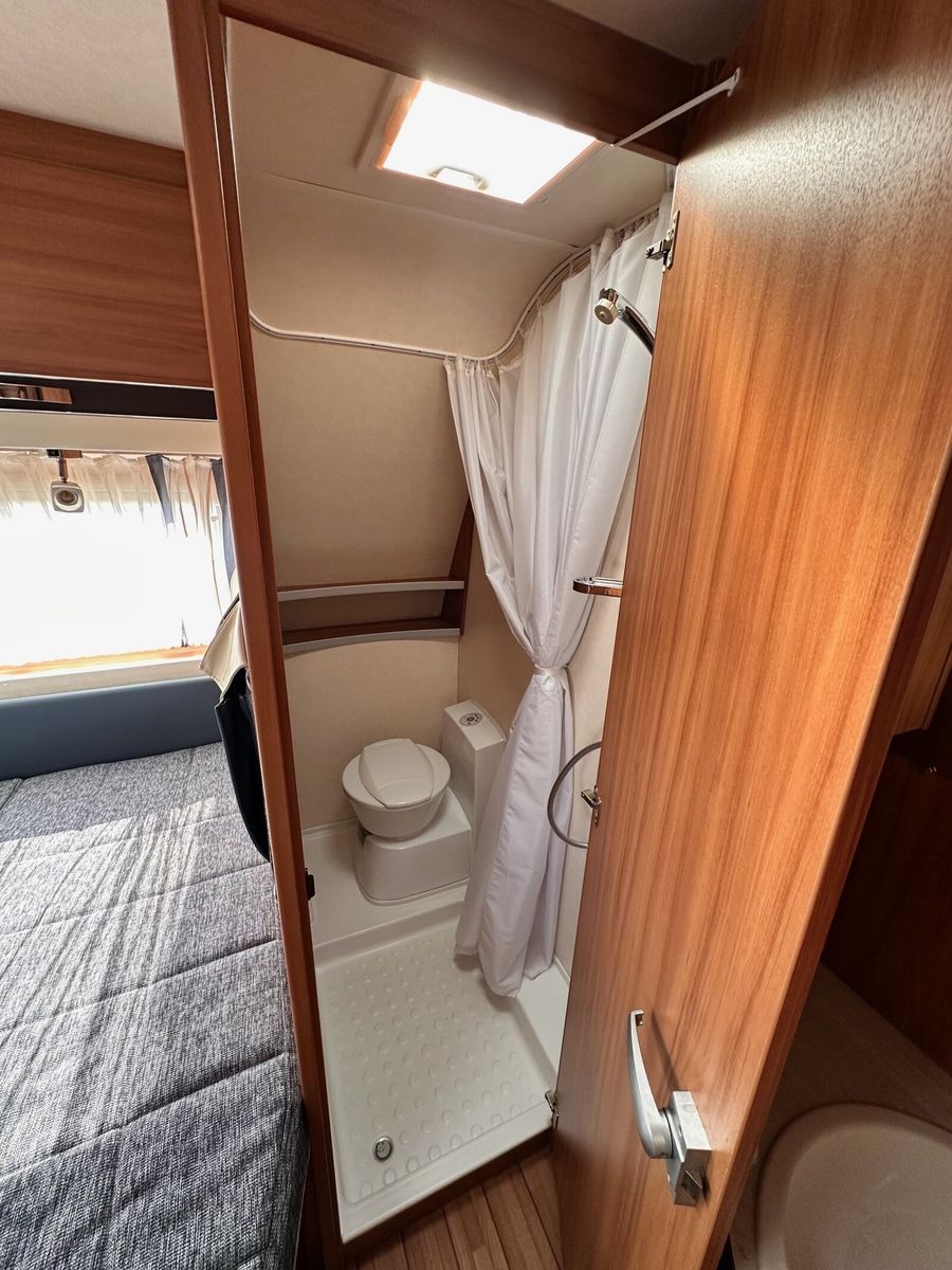 Fahrzeugabbildung Weinsberg CaraOne 450 FU Mover Sat TV Dusche