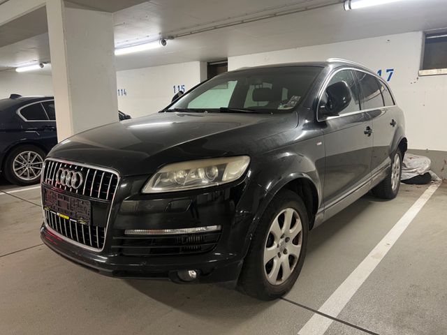 Audi Q7 3.0 TDI/7-Sitzer/XENON/Panoramadach/