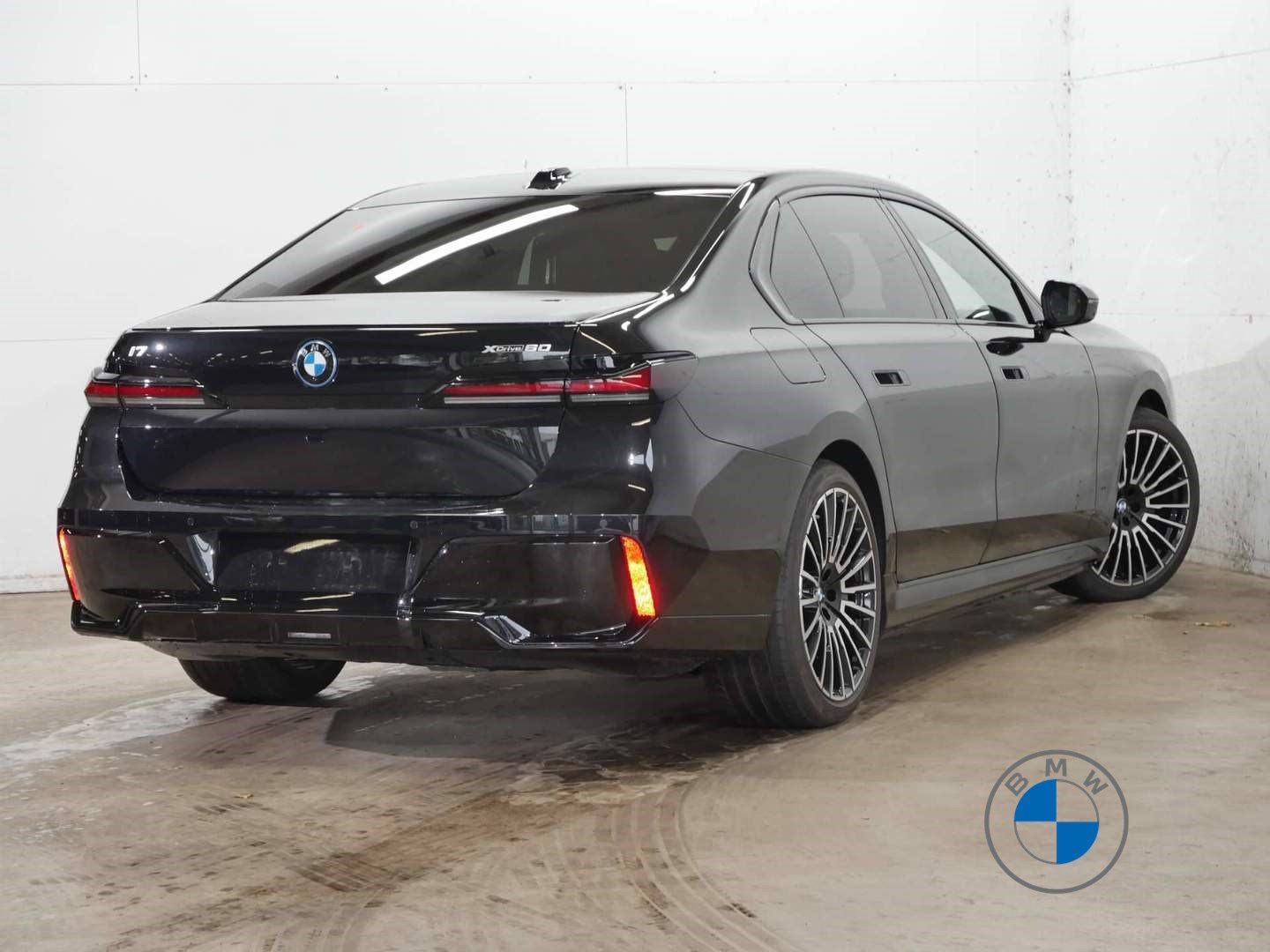 BMW i7 60 xDrive M Sport Pro 21 Fond Entertain AHK foto 3