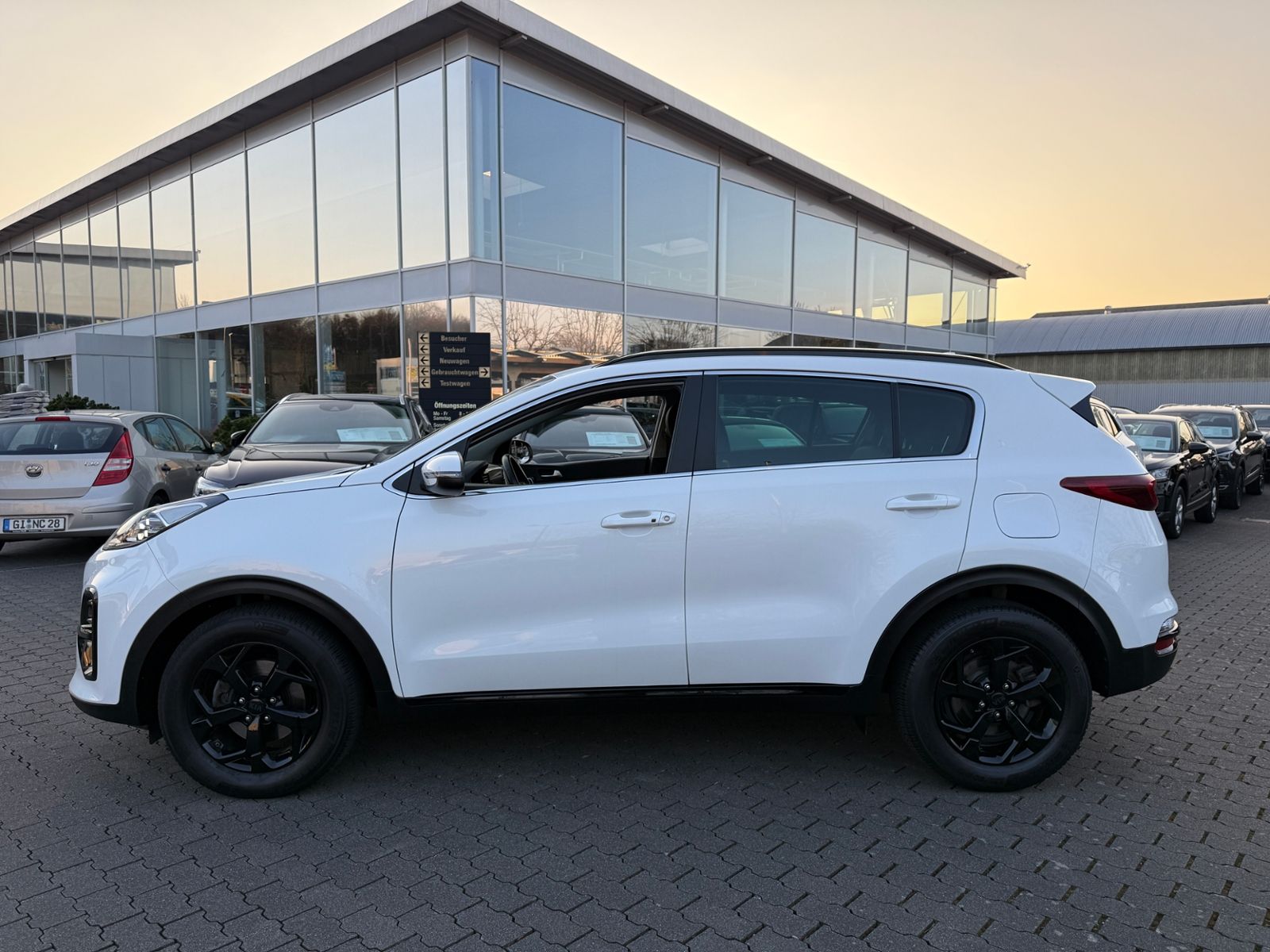 Fahrzeugabbildung Kia Sportage Black Edition KAM LED NAVI
