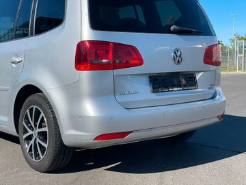 Volkswagen Touran - 10