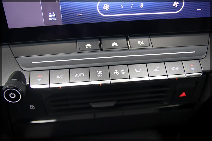 Opel Astra L Elegance NAVI / PDC / CAM