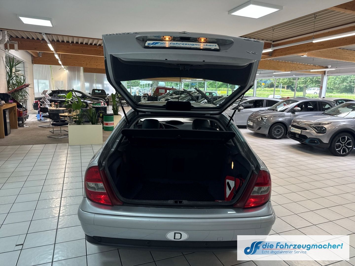 Fahrzeugabbildung Citroën C5 3.0 V6 Automatik Exclusive Navi Leder
