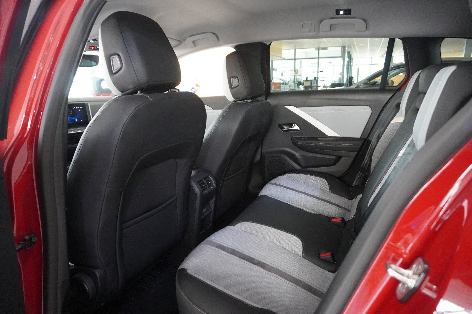 Fahrzeugabbildung Opel Astra L ST 1.5D ELEGANCE NAVI/LED/KAMERA/SHZ/DAB