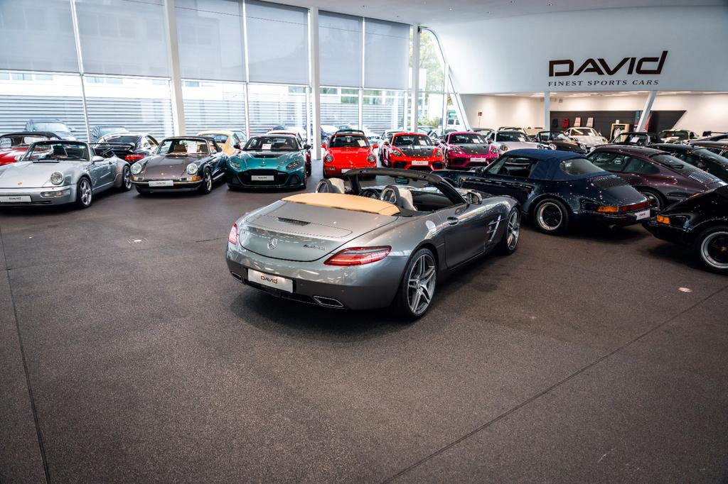 Mercedes-Benz SLS AMG