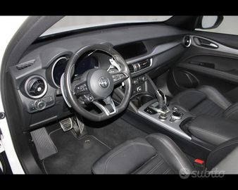 Alfa-Romeo Stelvio - 8