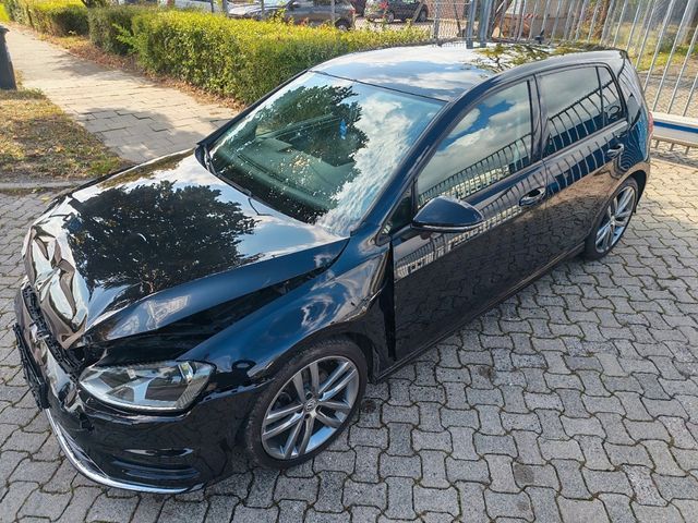 VW Golf VII Lim. Lounge BMT — Bild 10
