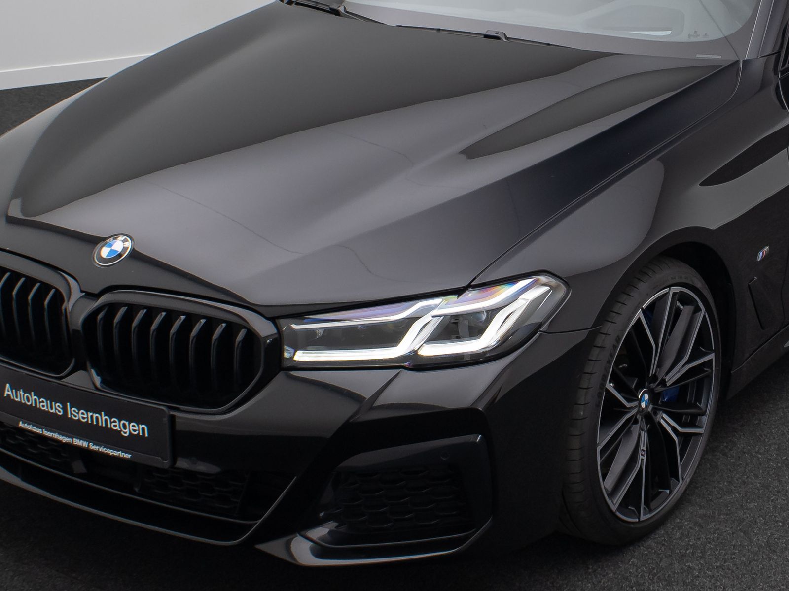 Fahrzeugabbildung BMW 540d xD M Sport DAB Laser HiFi HUD Panorama 20"