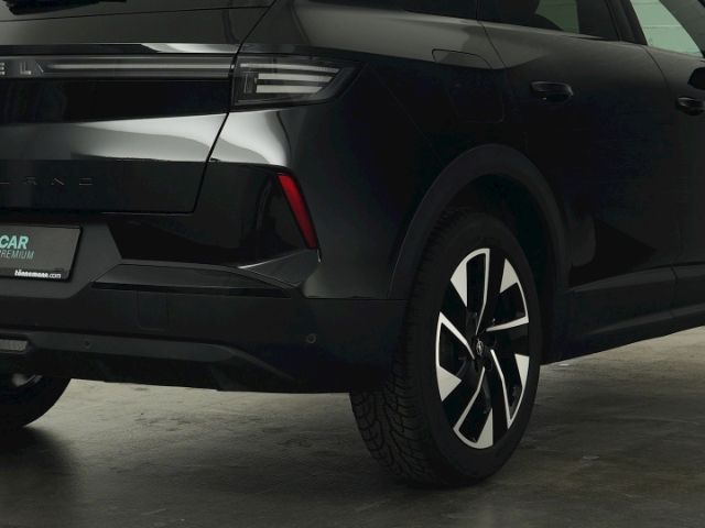 Grandland B GS HYBRID eDCT+LED PIXEL MATRIX+NAVI