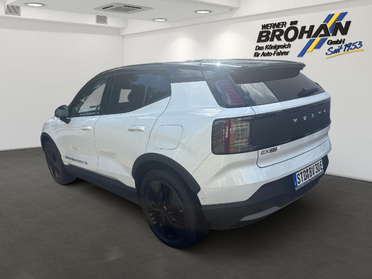 Fahrzeugabbildung Volvo EX30 Cross Country P8 Ultra Performance Pure