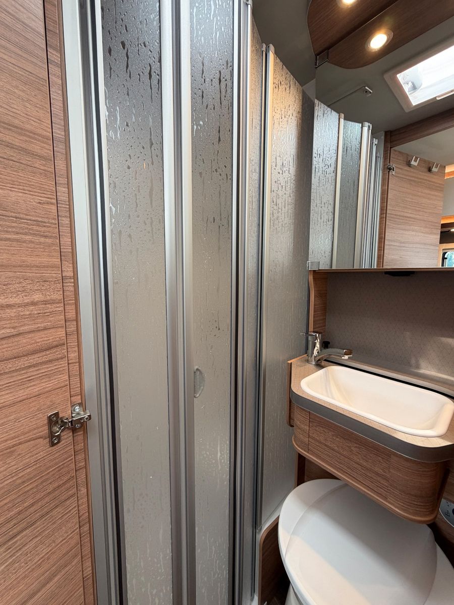 Fahrzeugabbildung Weinsberg CaraCompact Edition Pepper 600 MEG AT