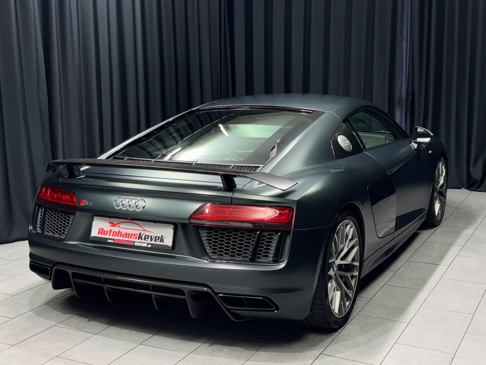 Fahrzeugabbildung Audi R8 Coupe 5.2 FSI V10 plus|CARBON|VOLL