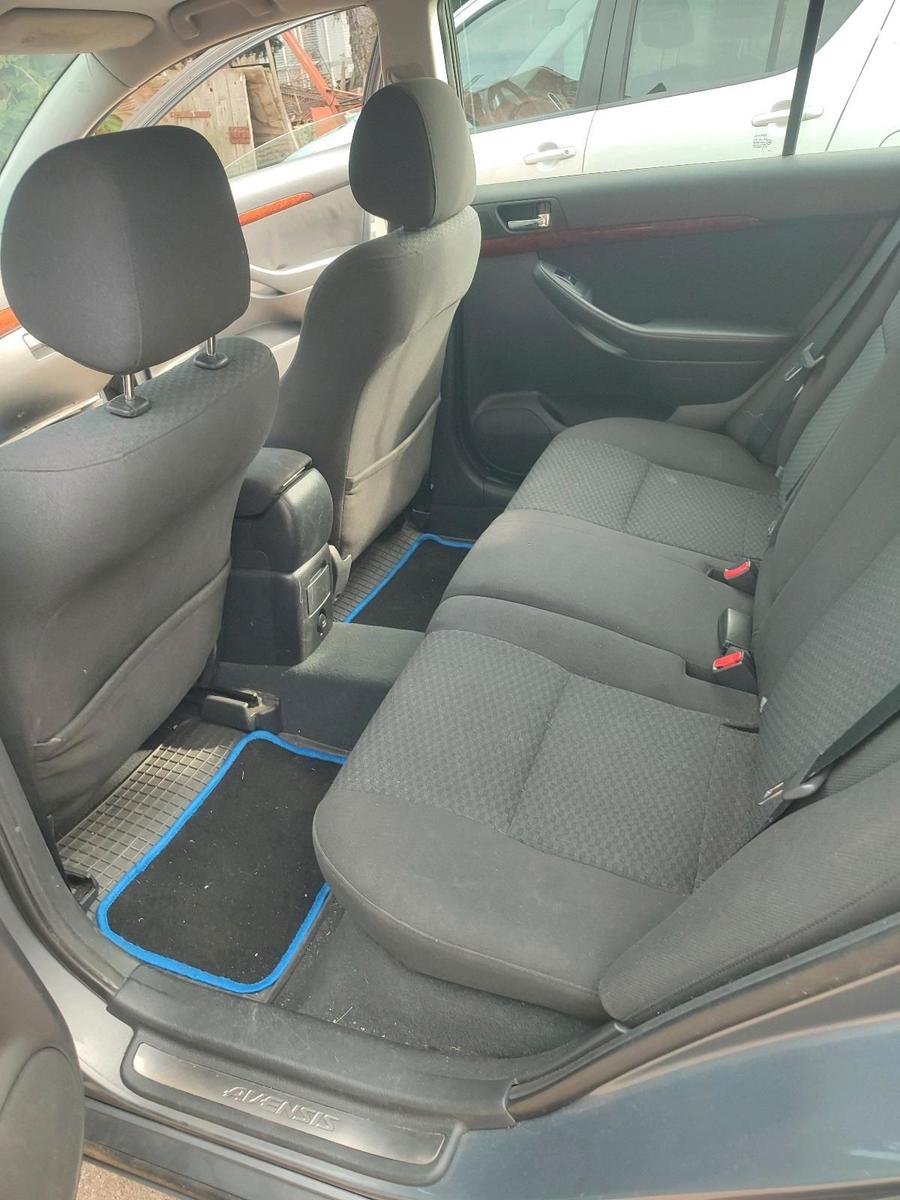 Toyota Avensis 2004 — photo 8