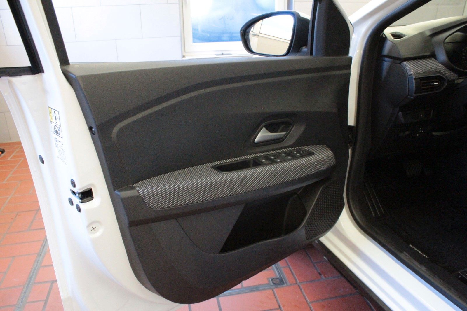 Fahrzeugabbildung Dacia Sandero TCe 90 Stepway auto Expression*Winterp.*