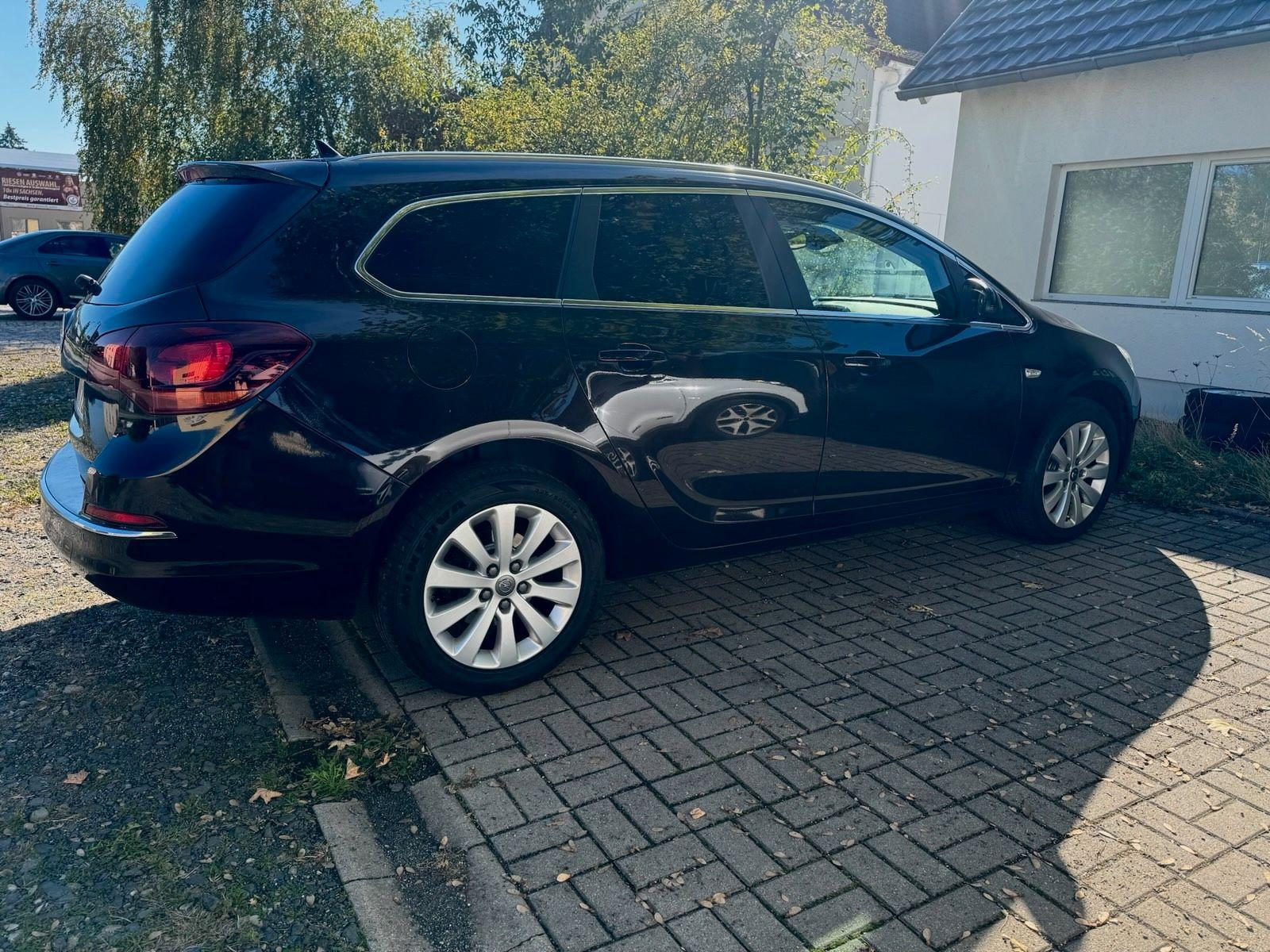 Opel Astra 2015 — photo 14