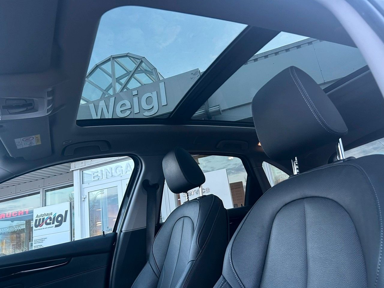 Fahrzeugabbildung BMW 220i Sport Line +Parkassistent+Head Up+AHK