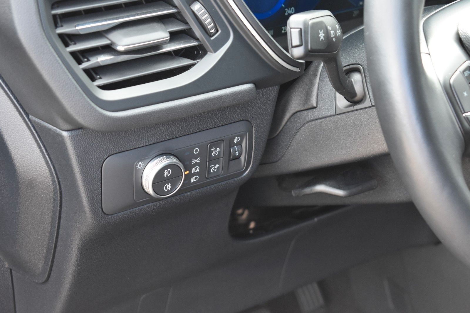 Fahrzeugabbildung Ford Kuga Titanium LED Keyless go Kamera DAB