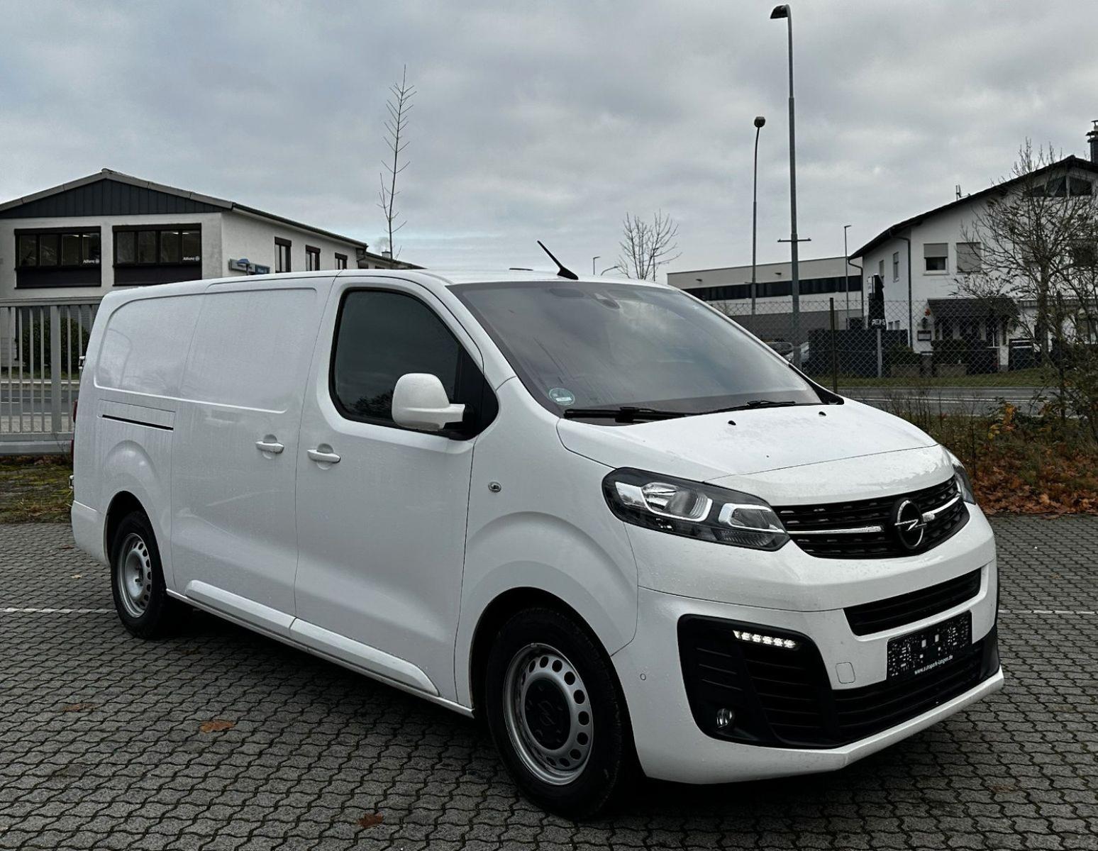 Opel Vivaro L3 Auto. Würth Regale Navi Klima Kamera