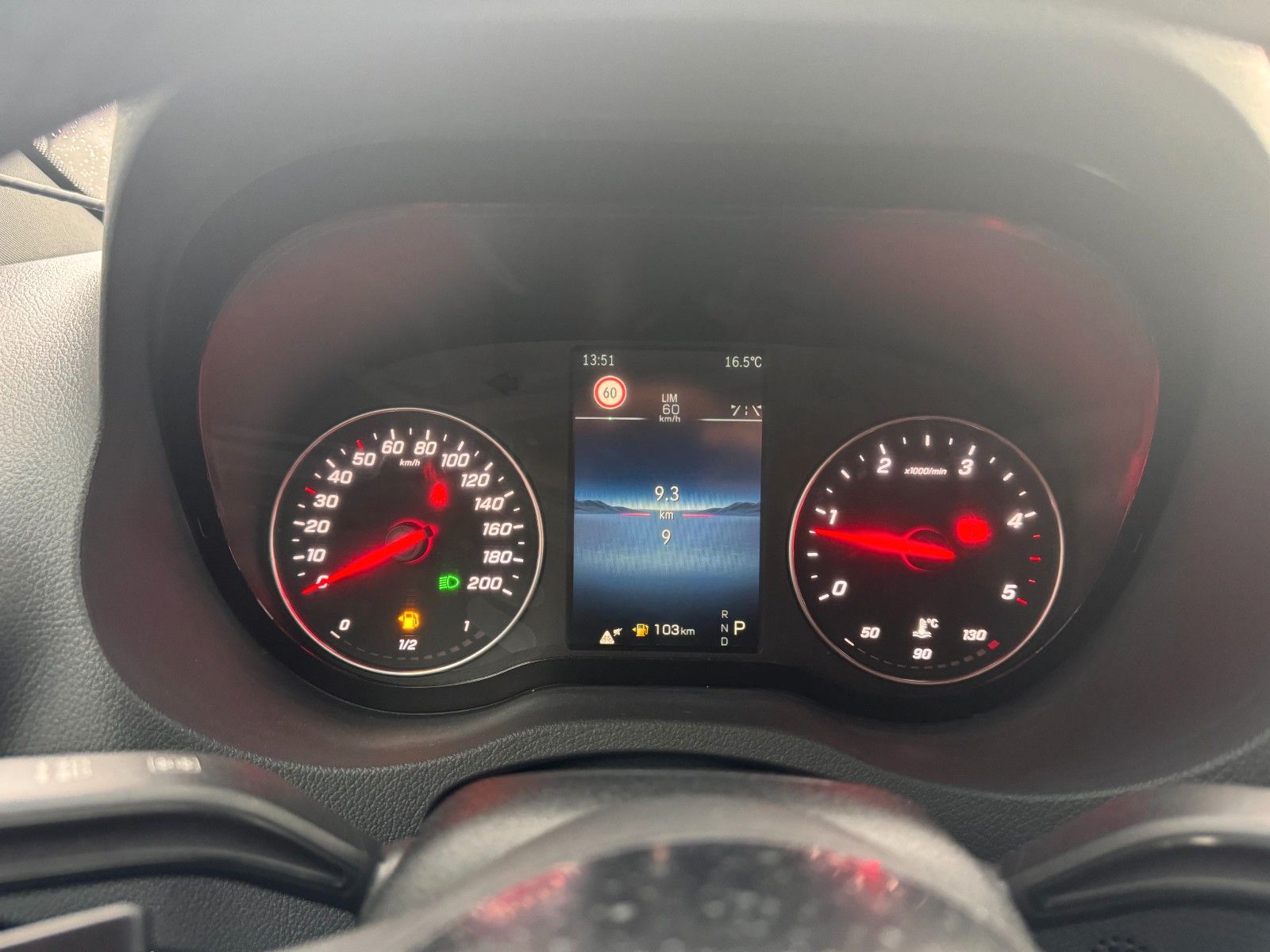 Fahrzeugabbildung Mercedes-Benz Sprinter 319 CDI Extralang DISTRONIC Kamera LED