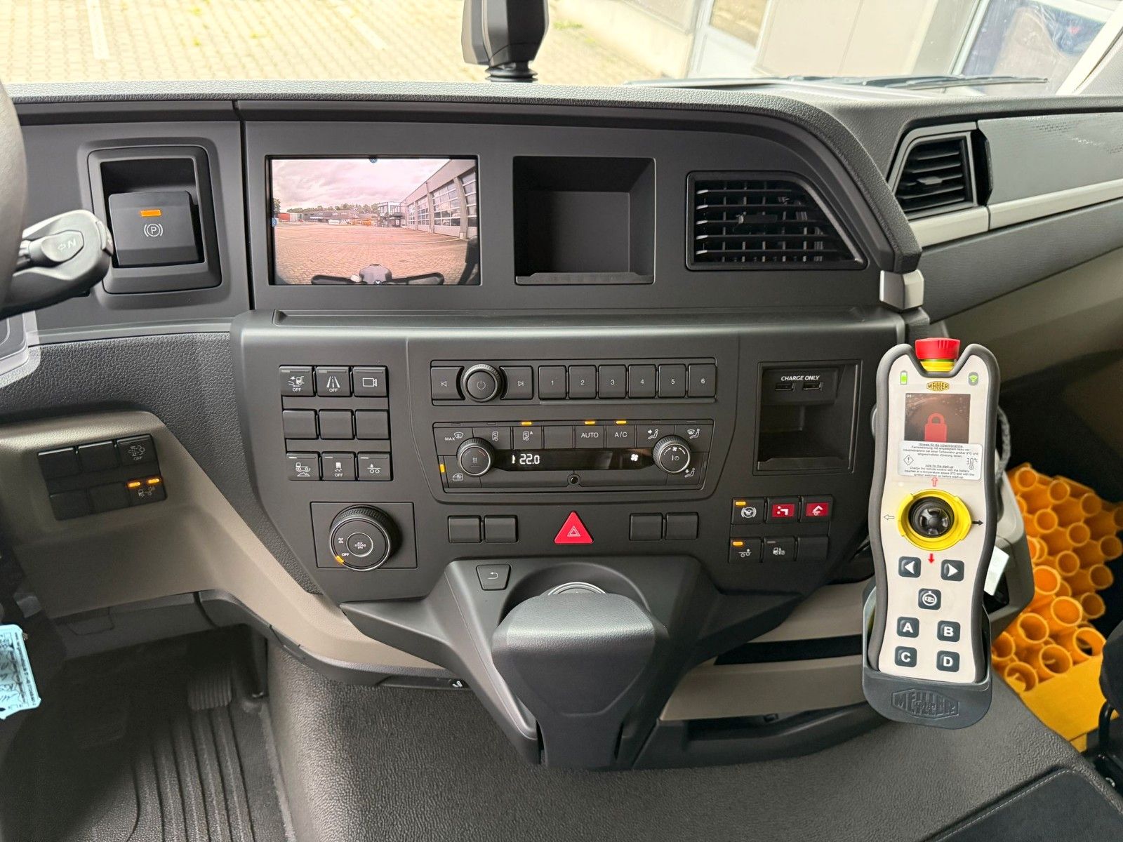 Fahrzeugabbildung MAN TGS 26.520 6x4H-2 BL MEILLER RS 21.70 Funkfernb.