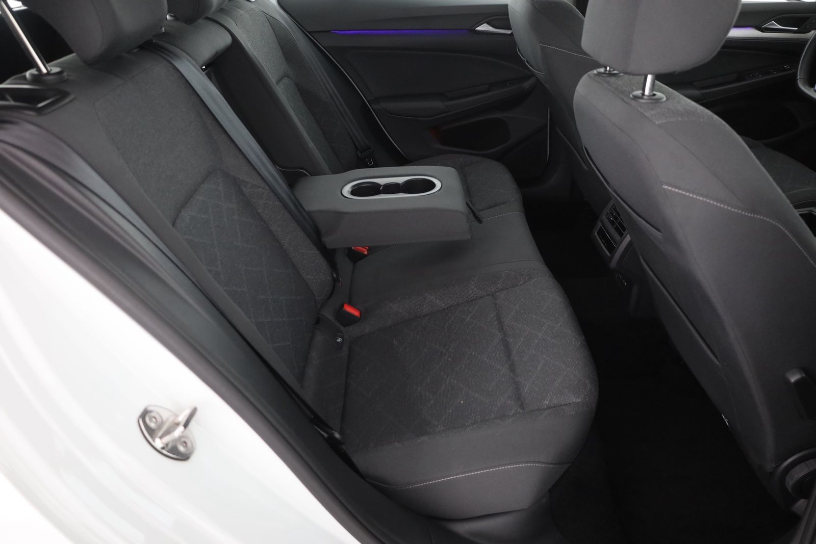 Volkswagen Golf VIII 1.0 eTSI DSG Life LED Navi ACC DAB foto 24