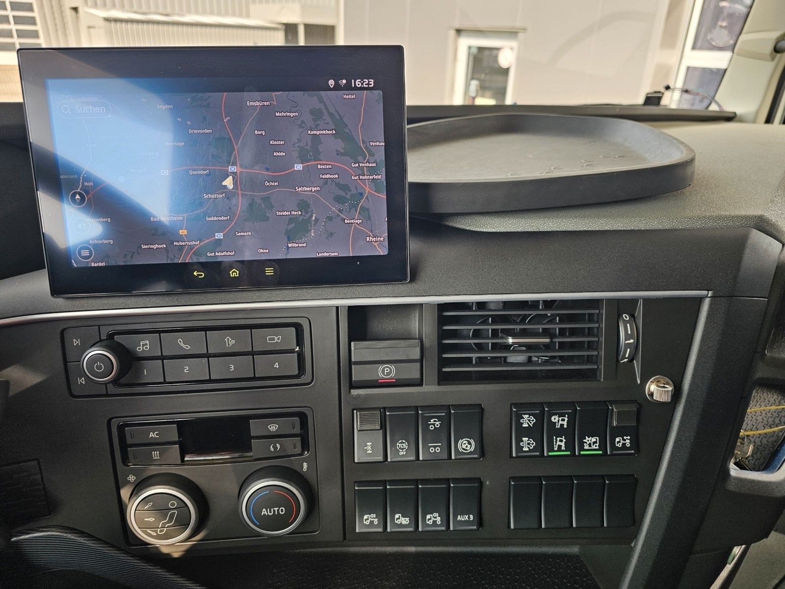 Fahrzeugabbildung Volvo FH 500 SZM + FASSI 545 -7 m. FlyJib 4 Lenkachse