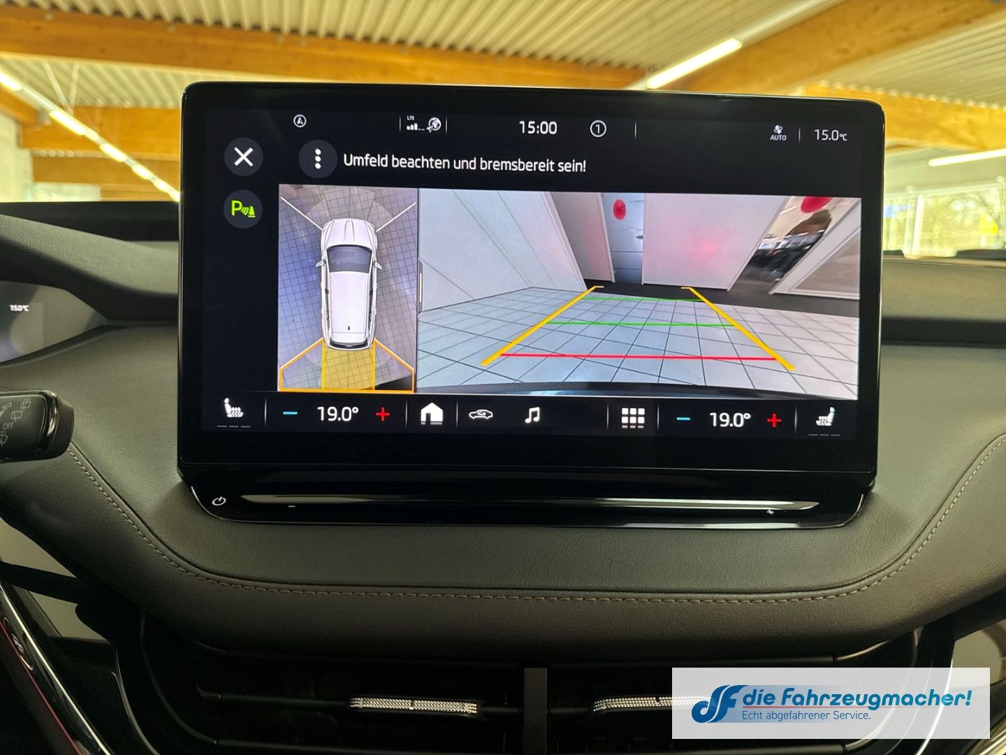 Fahrzeugabbildung SKODA Enyaq 80 Suite HUD El. Panodach Navi Leder Digi