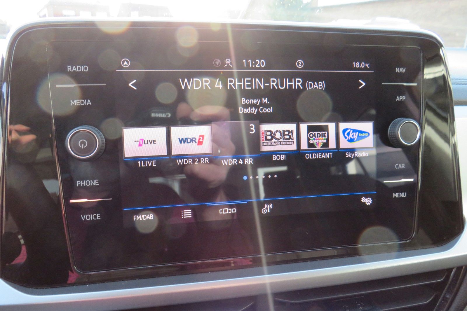 Fahrzeugabbildung Volkswagen T-Roc Life DSG AHK NAVI SITZH. APP-CON. LED 1Hd