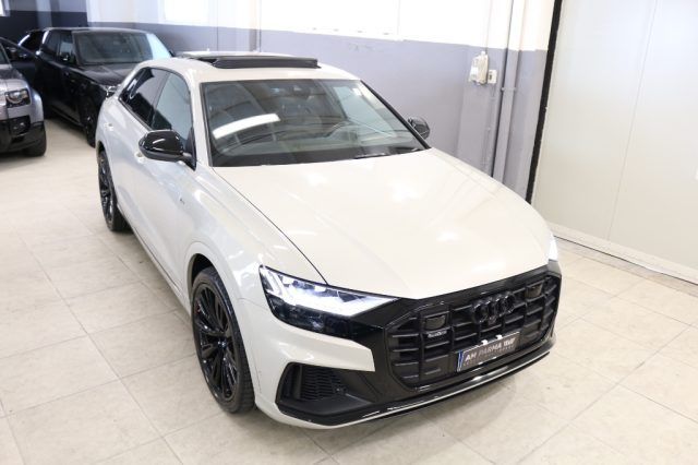 AUDI AUDI Q8 55 TFSI quattro tiptronic Sport