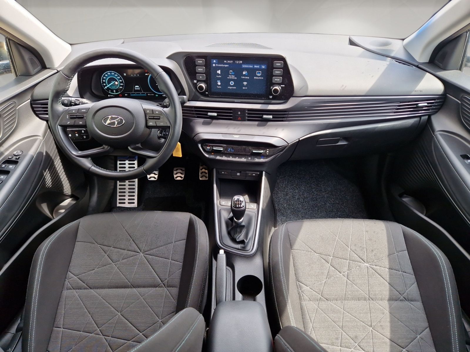 Fahrzeugabbildung Hyundai BAYON  1.0 T-Gdi 48V iMT Intro Pluspaket
