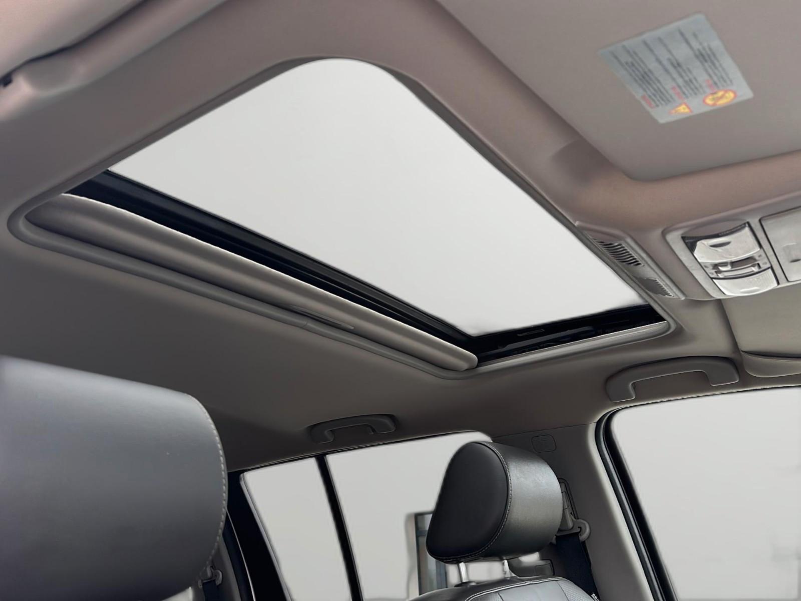 NISSAN PATHFINDER 2.5 dCi 190ch LE 4X4 - 7 PLACES - TOIT PANORAMIQUE - INTERIEUR CUIR CHAUFFANT - GPS - ATTELAGE