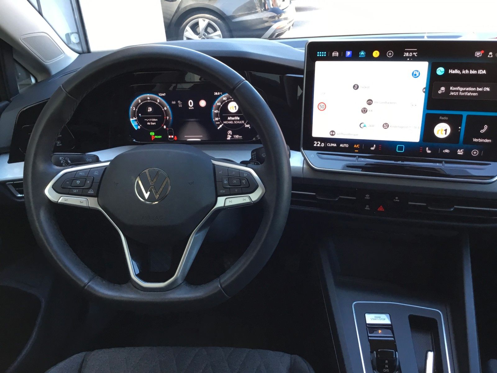 Fahrzeugabbildung Volkswagen Golf 1.5 eTSI DSG Life+AHK+LED+Kamera+Navi