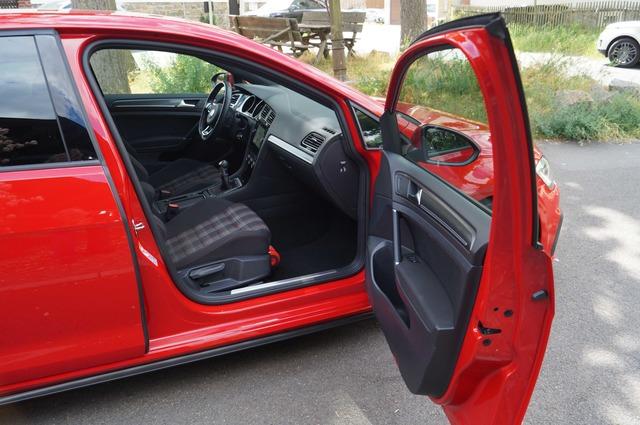 Volkswagen Golf VII GTI Performance ACC-LED-Carplay-Sitzh.