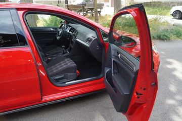 Volkswagen Golf - 5