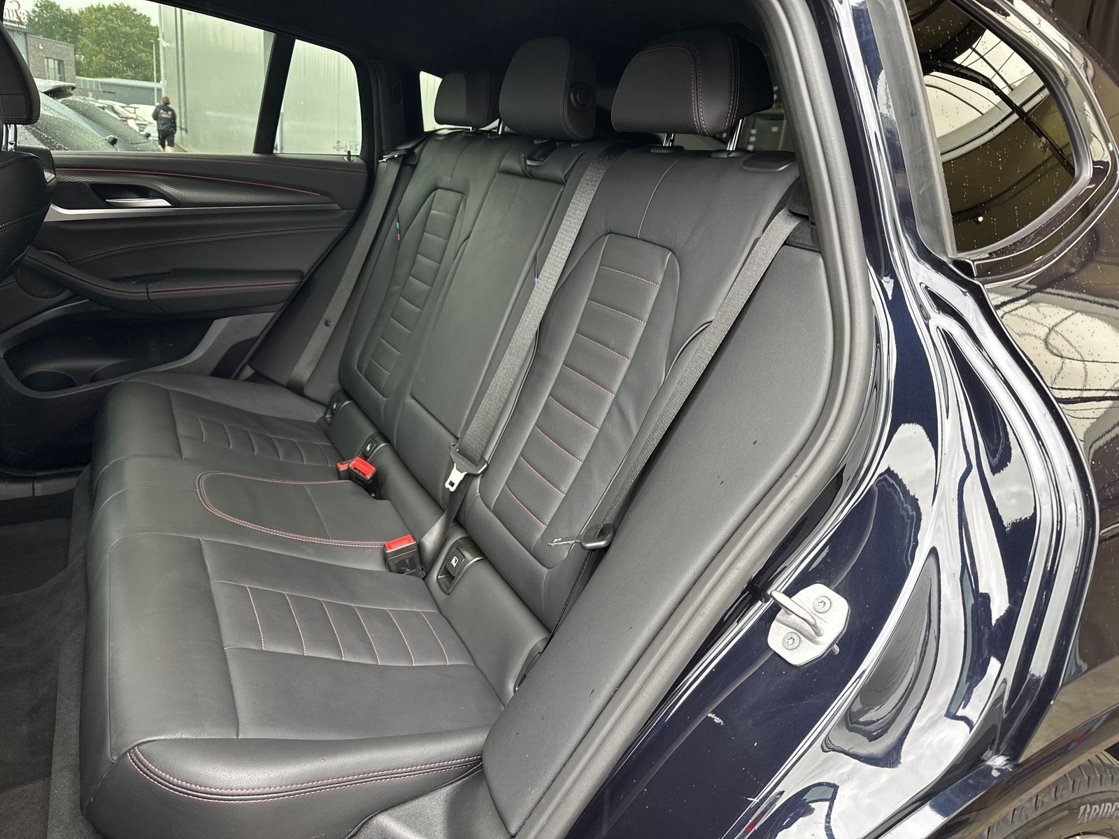 Fahrzeugabbildung BMW X4 xDrive30d M-Sport NAV+LED+AHK+STHZ+HUD+KAM